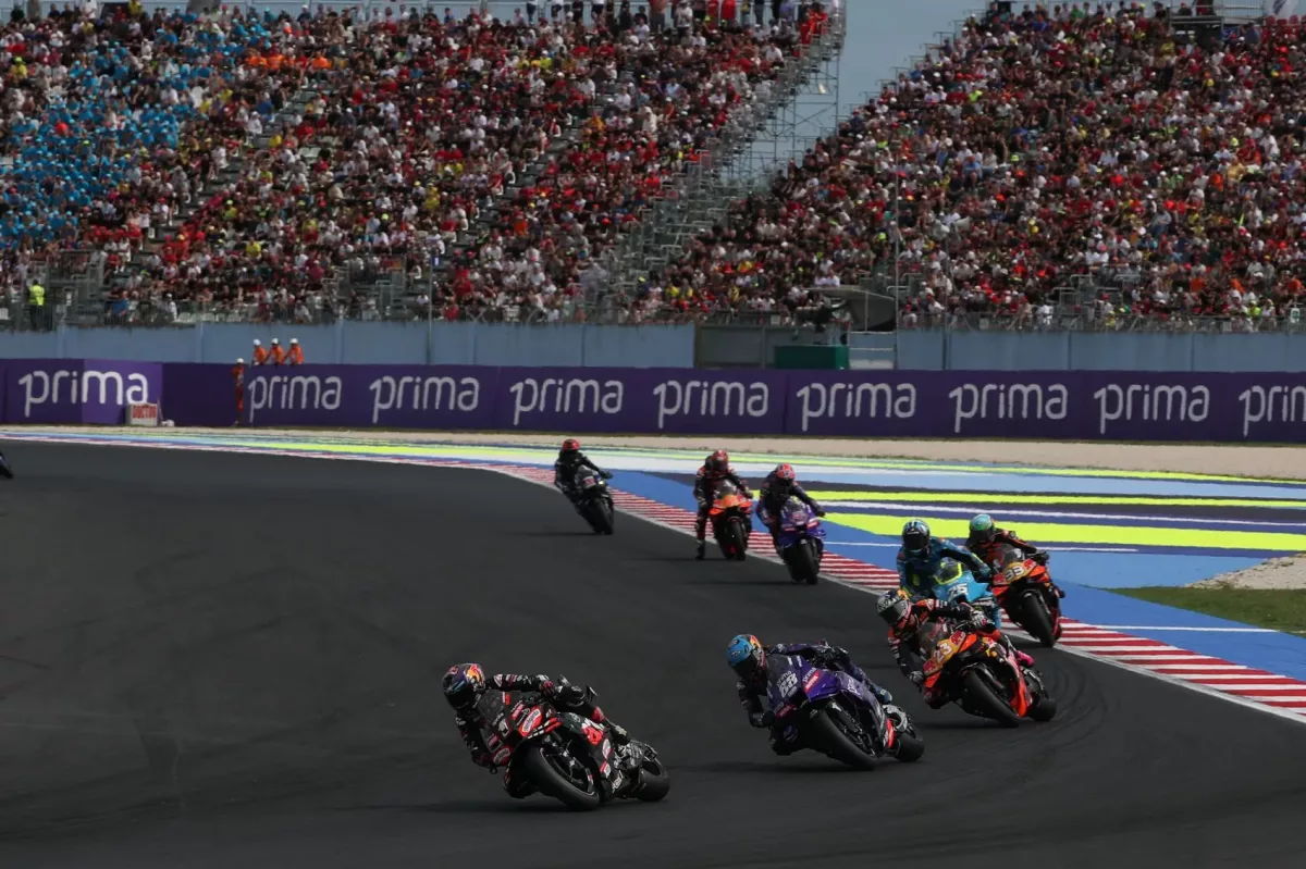 Körbejárva az érzelmeket: A visszatérő egy pillanatban, a búcsúzó a következőben – hétvégi menetrend