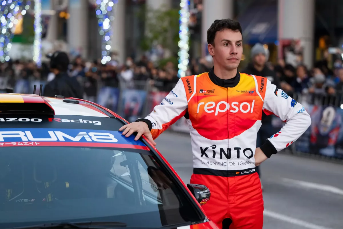 Súlyos baleset Szaúd-Arábiában: WRC2-es futamgyőztesek sérültek, helikopter szállította őket kórházba