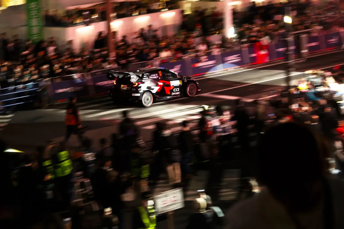 Japánban kirobbant a hármas Toyota-csata: Rovanpera kiszállt a vb-címért folyó csatából