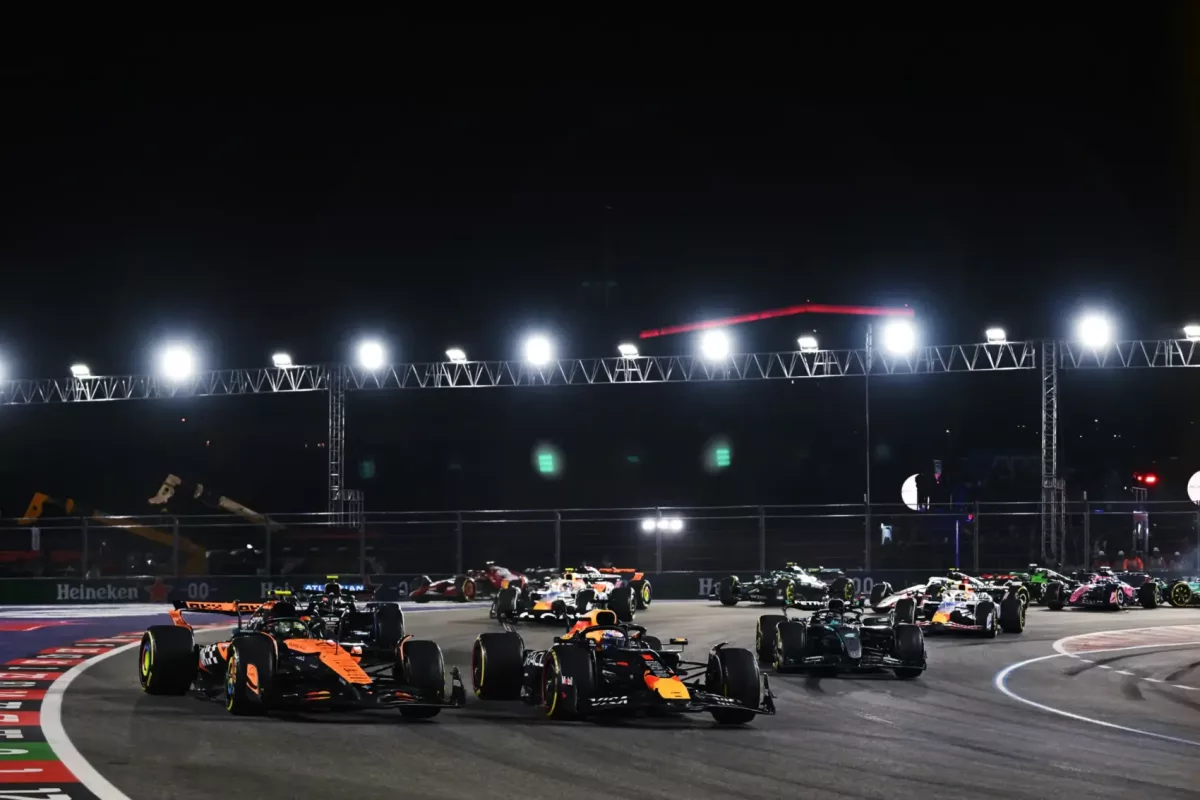 A verhetetlen Verstappen kihasználja Norris hibáját és győz Las Vegasban