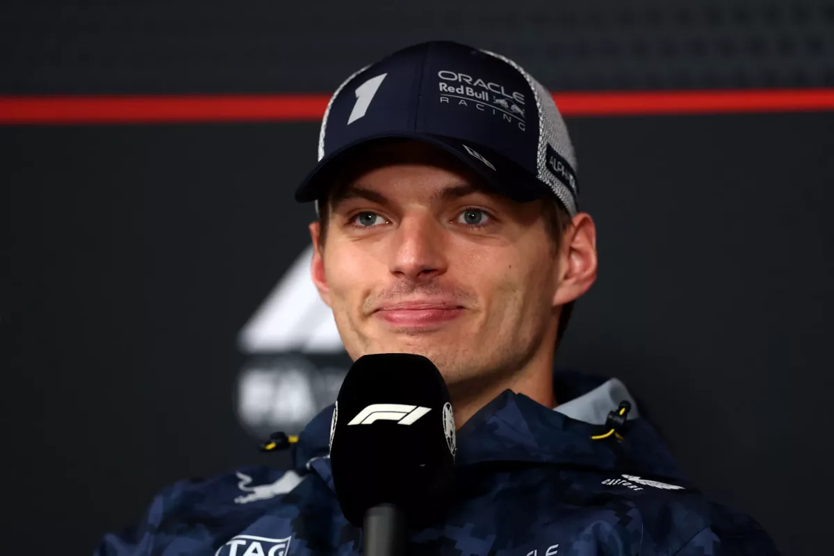 Verstappen könyörtelenül leintett egy rajongót