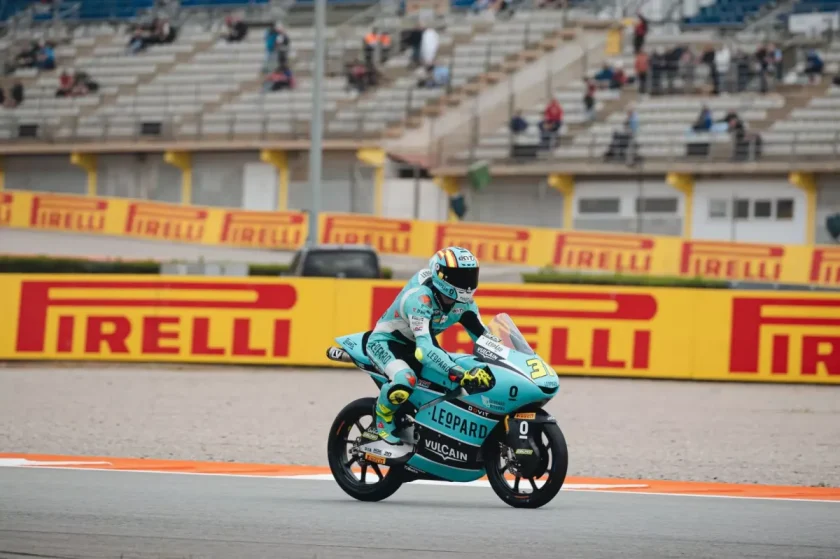 A Moto3-as szezonzáró izgalmában Adrián Fernández diadalmaskodott, míg Quiles elveszítette a világbajnoki második helyért folytatott küzdelmet