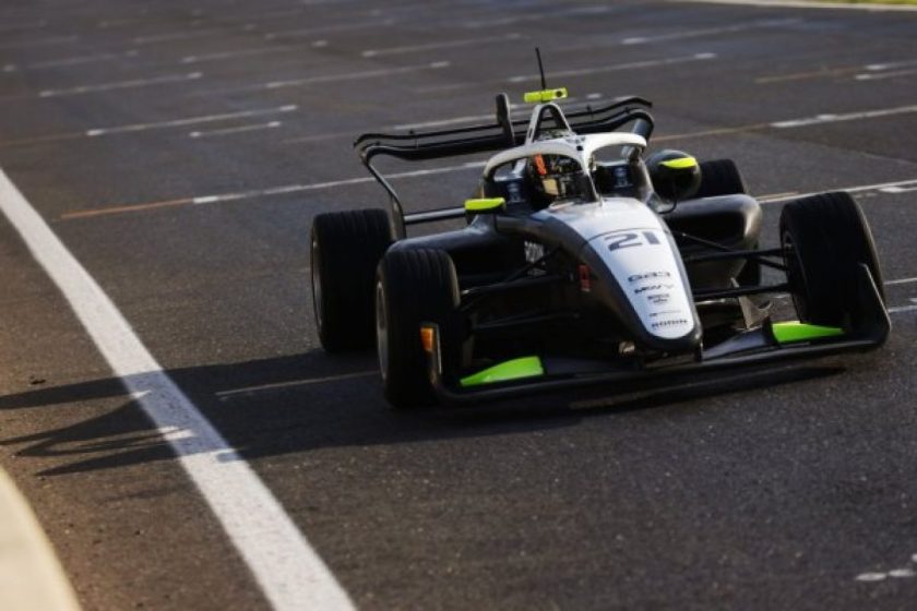 Molnár Martin az égig ért Spában: a brit F3 tesztjén kihívta a rekordbajnokot