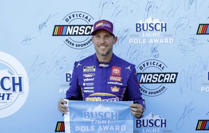 Denny Hamlin elképesztő teljesítményt nyújtott az időmérőn, és megszerezte a bajnoki döntő pole-pozícióját
