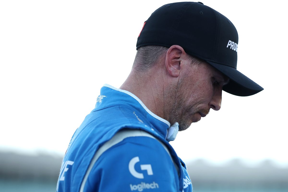 Denny Hamlin: Az utolsó kör a versenypályán – Döntés az autózással kapcsolatban