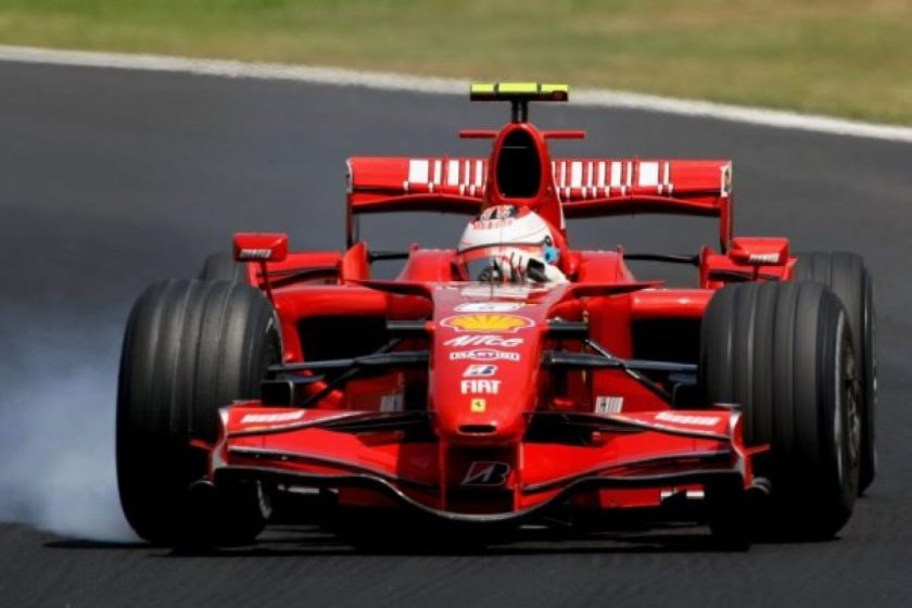 A „Mikor volt háromesélyes a Forma-1 világbajnokság?” cím megfelelő lenne a témára.