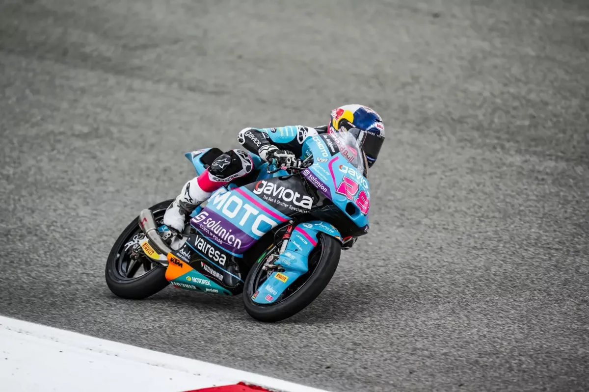 Showdown a Moto3-as Portugál Nagydíjon: A mezőny sztárjai ragyogtak a pályán