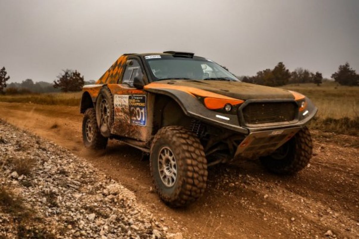 Dramatikus csatával zárult a szezon utolsó terepraliversenye