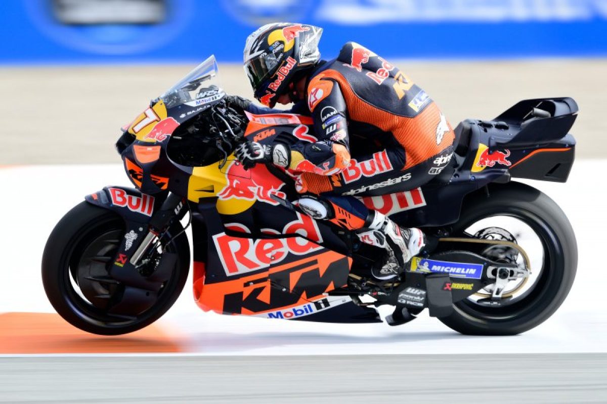 A MotoGP szezon utolsó pénteki edzésnapja Valenciában: Acostáé a legjobb teljesítmény