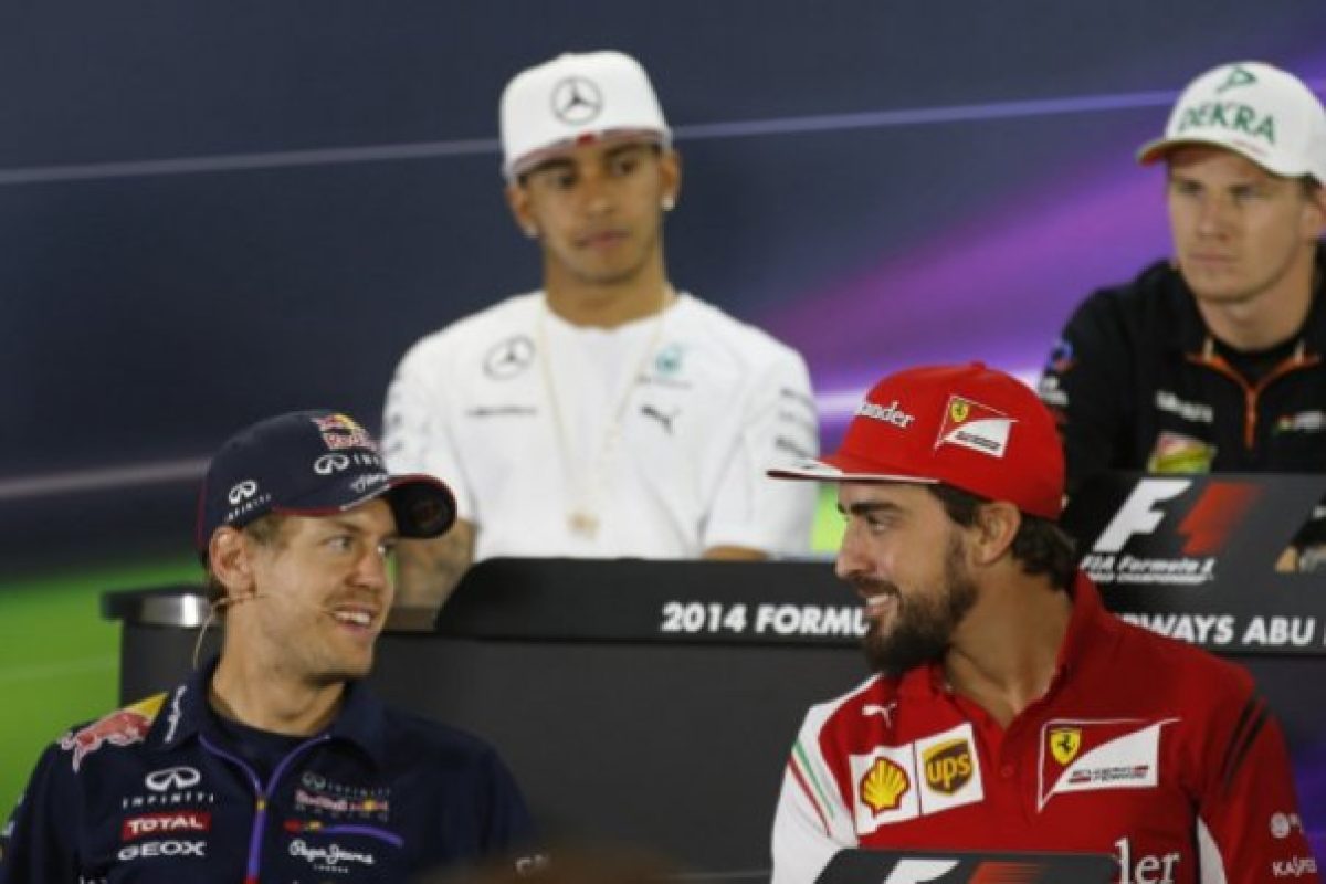 A Forma-1 történelmi pillanata: Vettel átveszi Alonso helyét a Ferrarinál