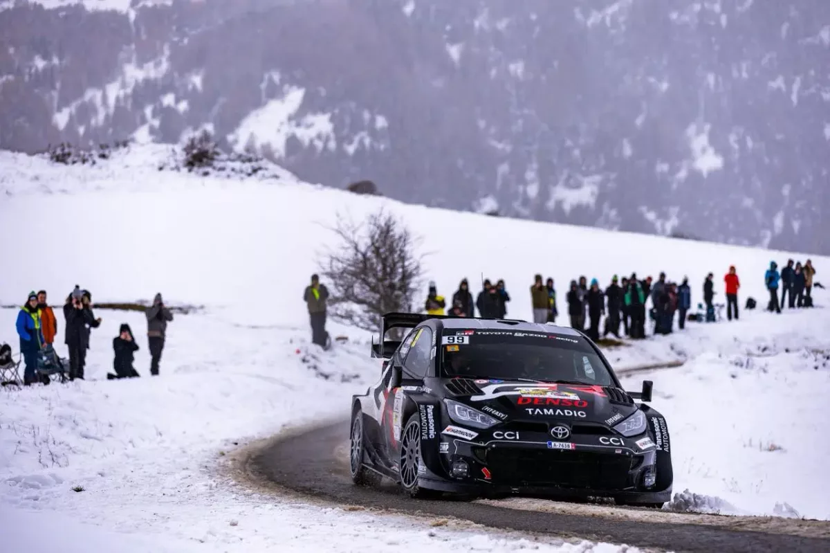 Az aszfalton rejlő Rally1-es Toyota erejének megismerése: Solberg kihívása