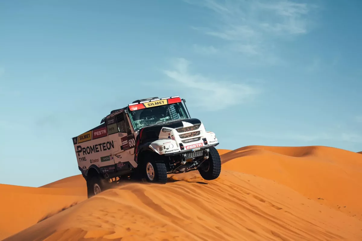 Macik küzdelme a Dakar győzelmi rekord felé