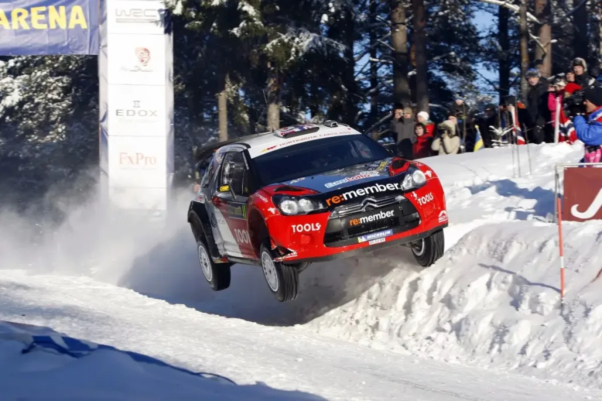 Az ikonikus pillanat, amikor Petter Solberg navigátora történelmet írt Svédországban