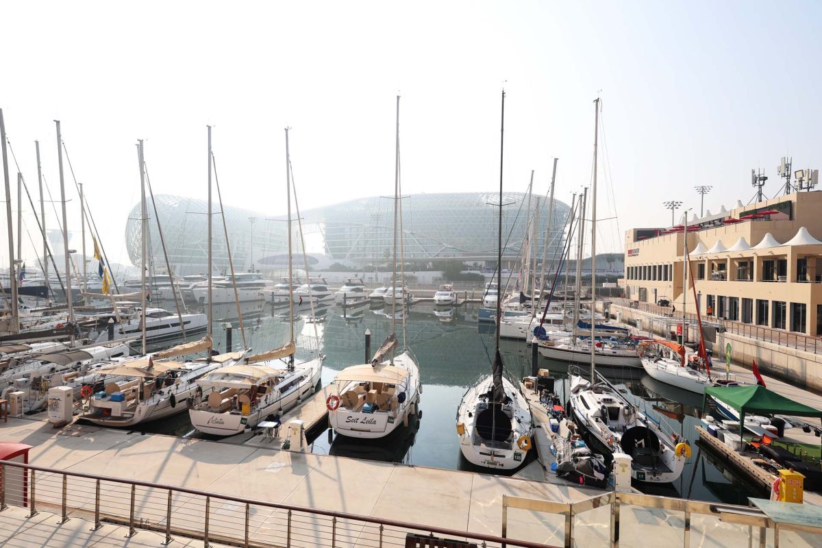 Abu Dhabi Nagydíj: Pörgős péntek az eseményekkel