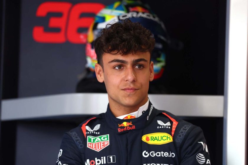 Lindblad végül eléri álmait a Racing Bullsnál – 2026-ban debütál
