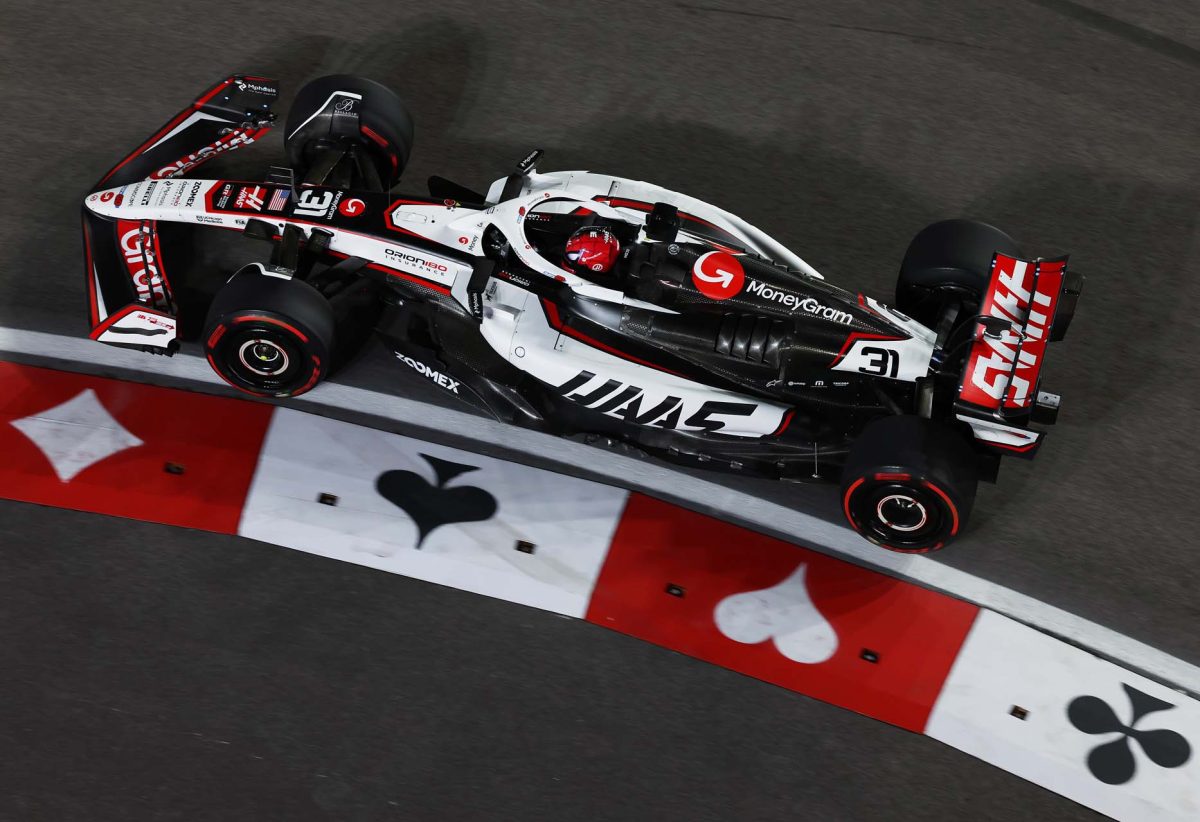 Csúcstechnológiai vállalatok összefogása a motorsportban: Komatsu és Toyota együtt a Haas csapatánál