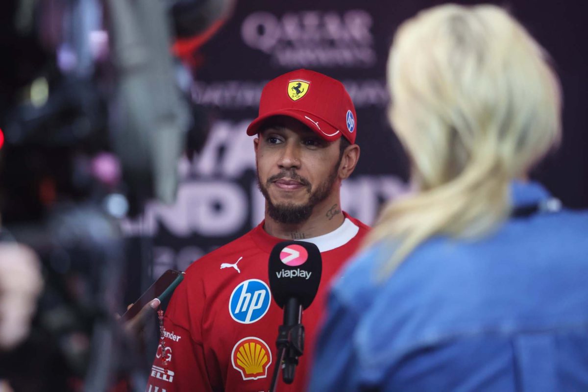 A Ferrari F1-es csapatát hátráltató média negativitás hatására Hamilton aggódik