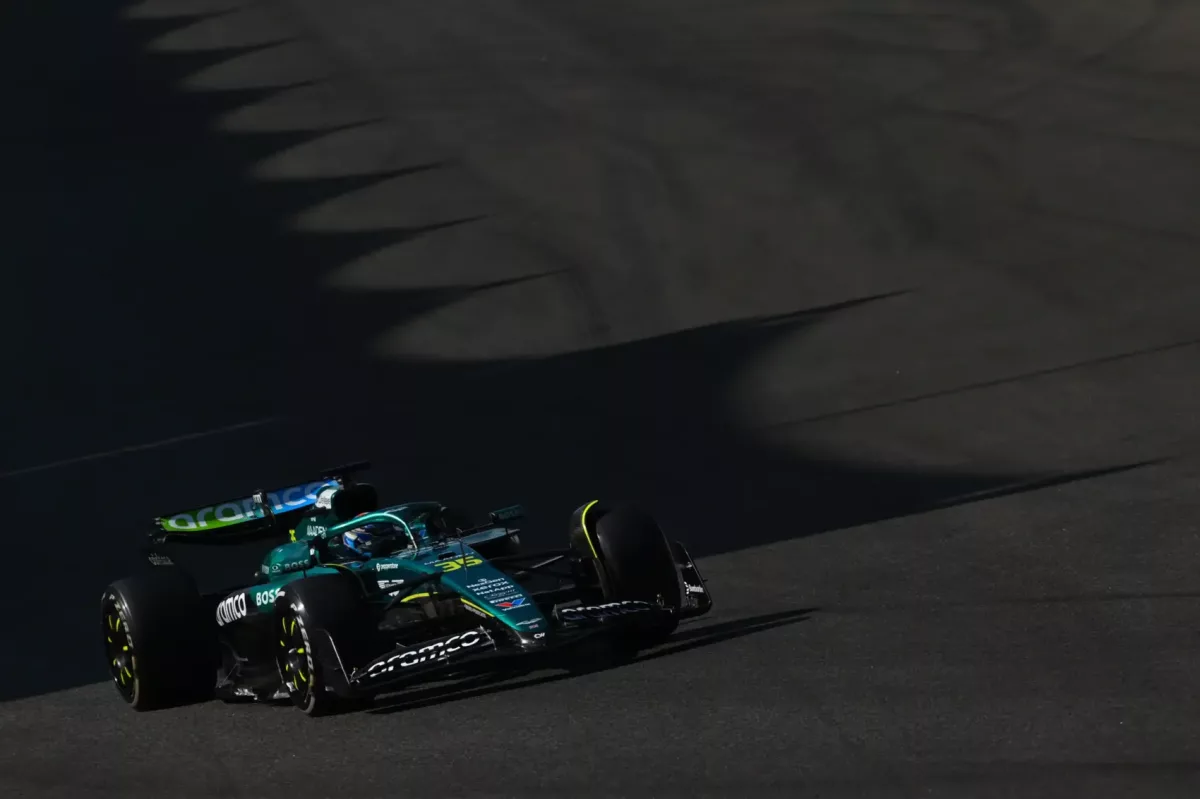 Az Aston Martin és a Mercedes furcsa külsőjével szerezte meg az élvonalat az idei utolsó F1-es versenyen