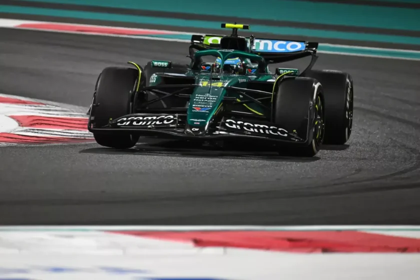 Hihetetlen történések: Alonso mesterkurzusa és brutális előzés az utolsó körben (videó)