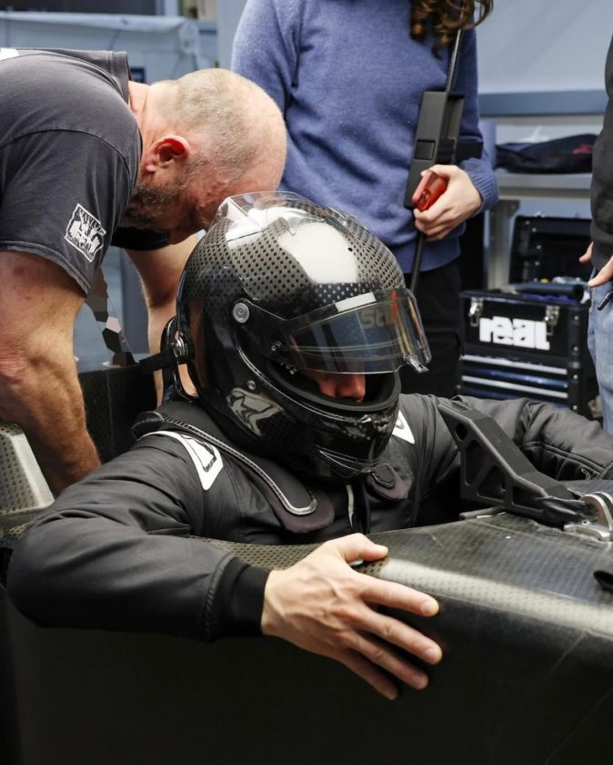 Bottas a Cadillac F1-es csapatának volánja mögött