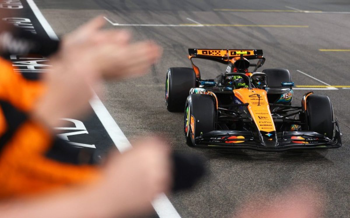 Az építő versenyszellem: Norris első világbajnoki címét Verstappen tróstszerző telefonhívása követte