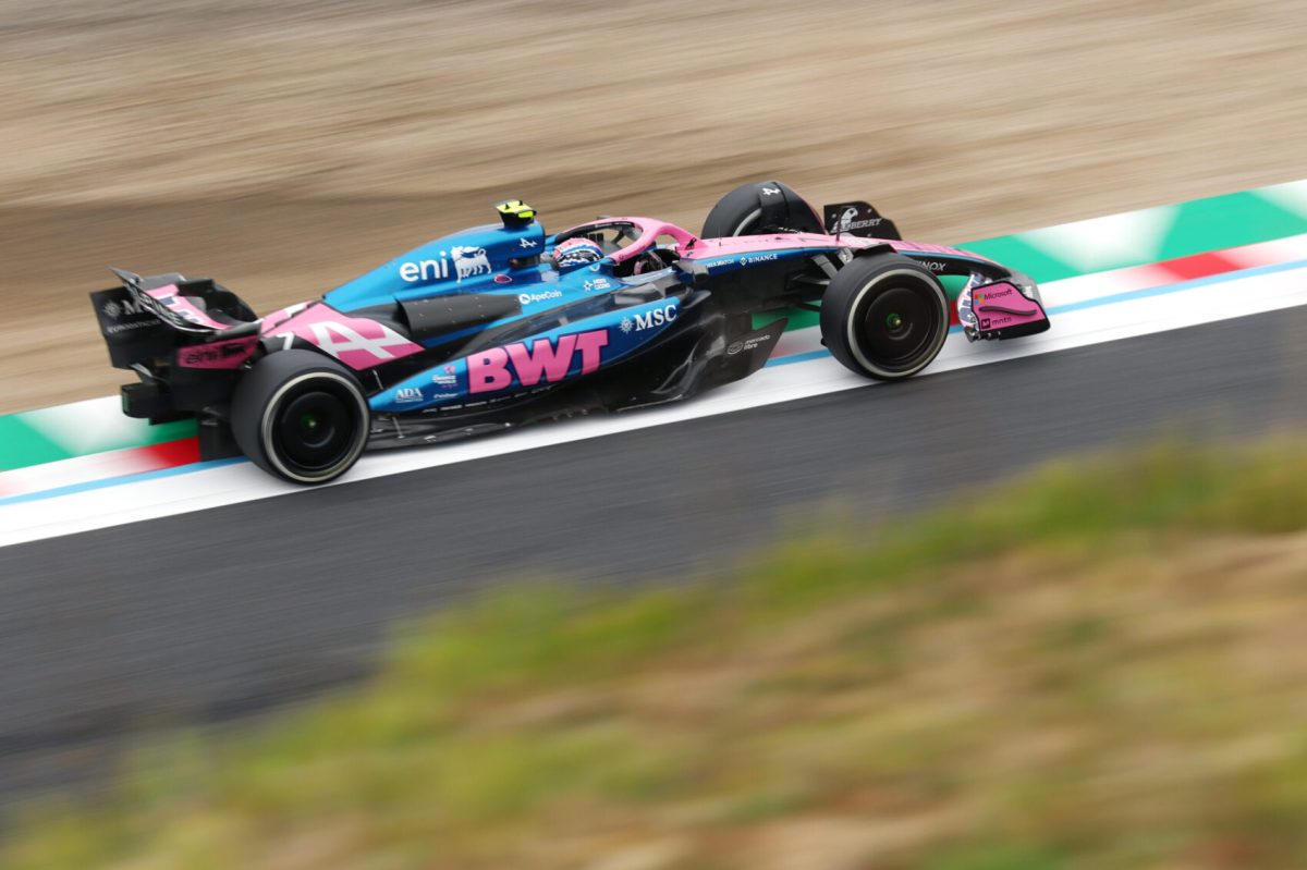 Autószerencsétlenségek sora: az F1-ből kibukott pilóta háromszor is nekiment ugyanannál az autónál három nap alatt