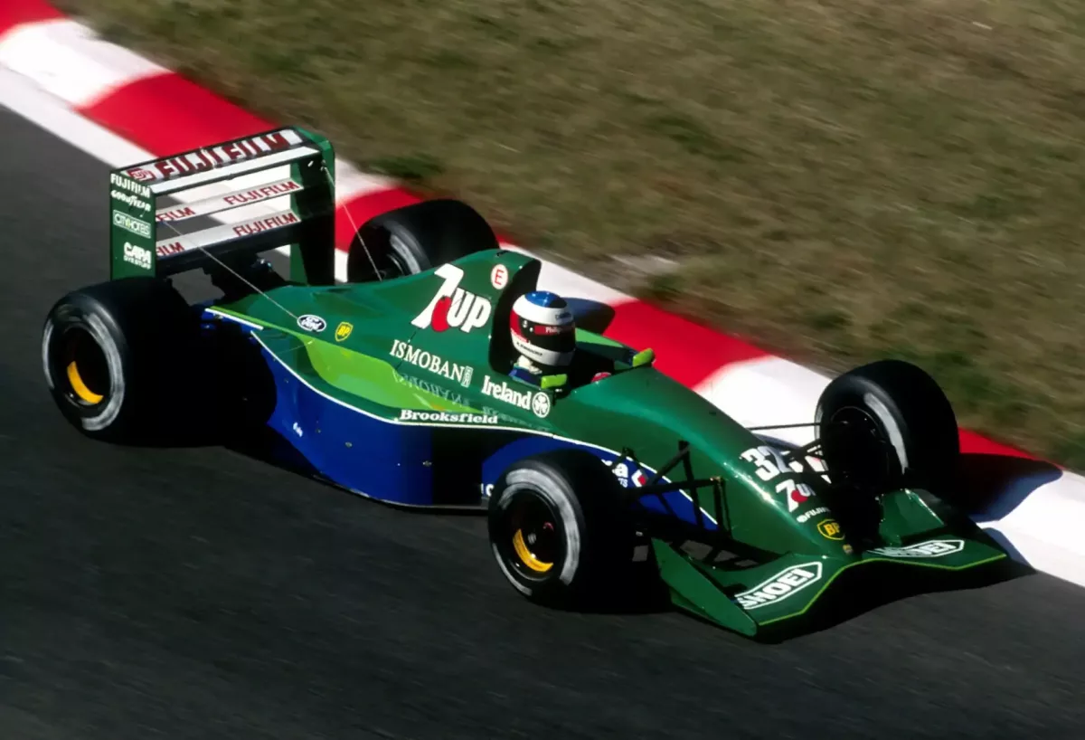 Az F1-es csapat újraéledése: A cég Schumacher kultikus Jordan autóját öltözteti