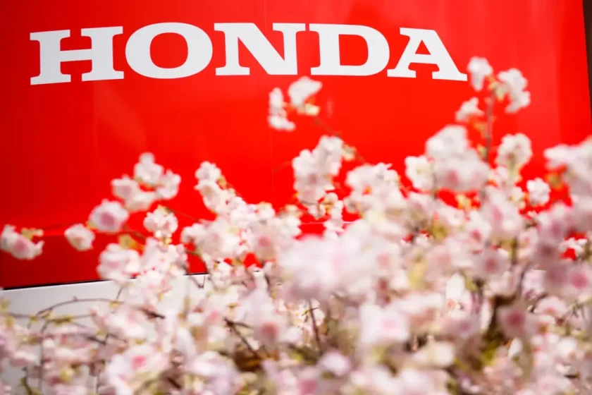 Az F1-es bemutatónaptár újabb fontos dátumokat és egy szokatlan eseményt is tartalmaz