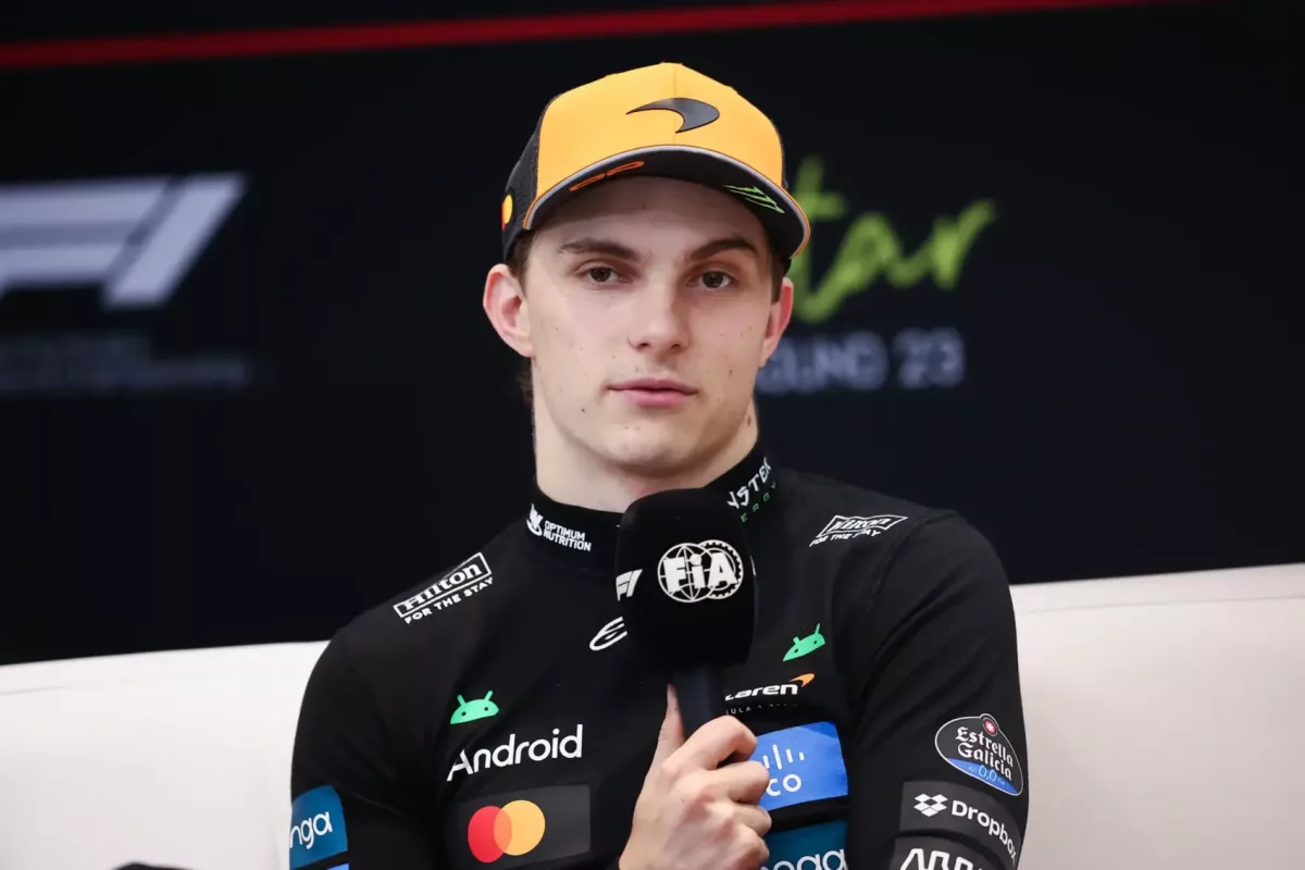 Piastri kitart a McLaren mellett az egyenlősdi érdekében