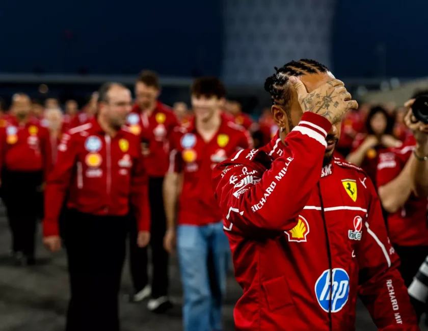 A legendás Forma-1 pilóta, Hamilton, visszavonulásáig szuverén interjúst tudott adni