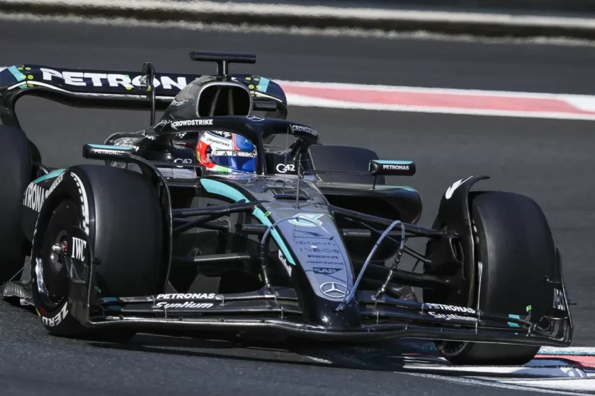A Mercedes furcsa orrú autója és az Aston Martin újonca is az élen zárt egy-egy rangsort az idei utolsó F1-es teszten