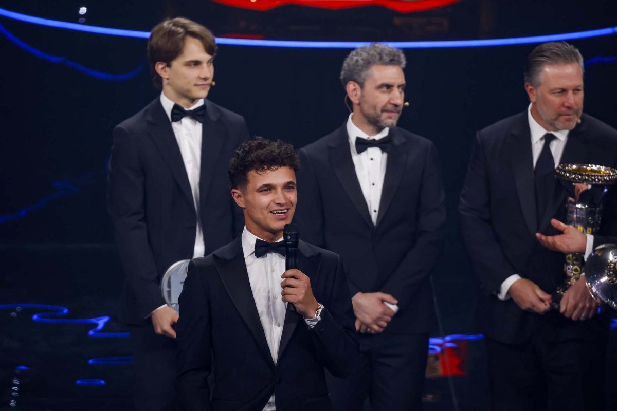 A McLaren főnöke csípős utalással csapott vissza a Alpine versenyzőjének az ünnepségen