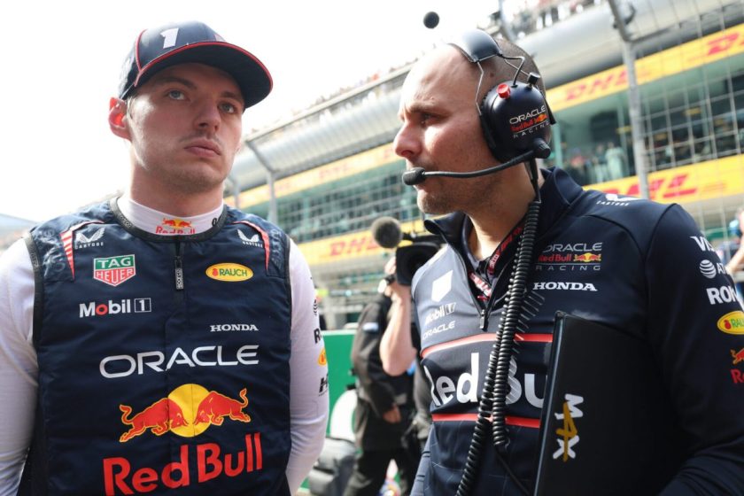 A Veszteségen Át: Verstappen Legfőbb Szövetségesének Kihívásokkal Teli Éve