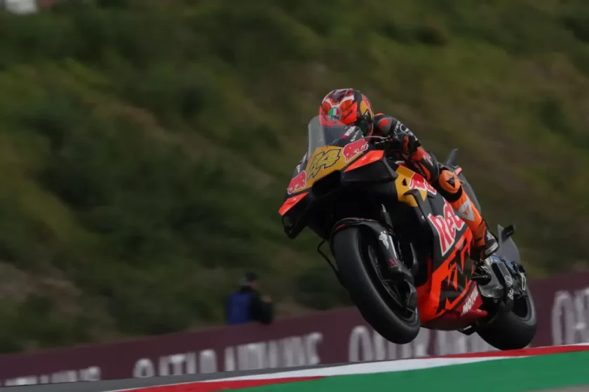 A pillanat, amikor a büszkeség megtörte a könnyeket: Pol Espargaró győztes küzdelme