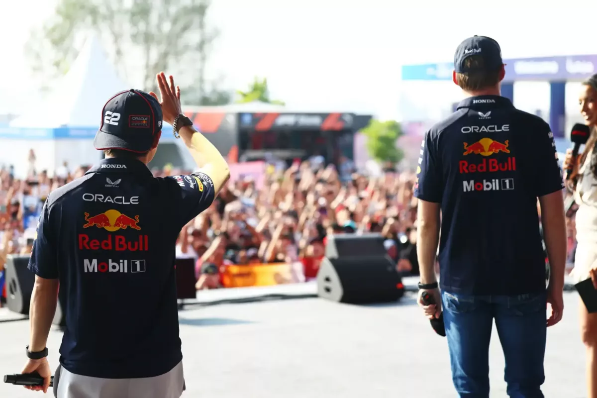 Max Verstappenhez új csapattárs csatlakozik – Az 2026-os F1-es mezőny véglegesítve