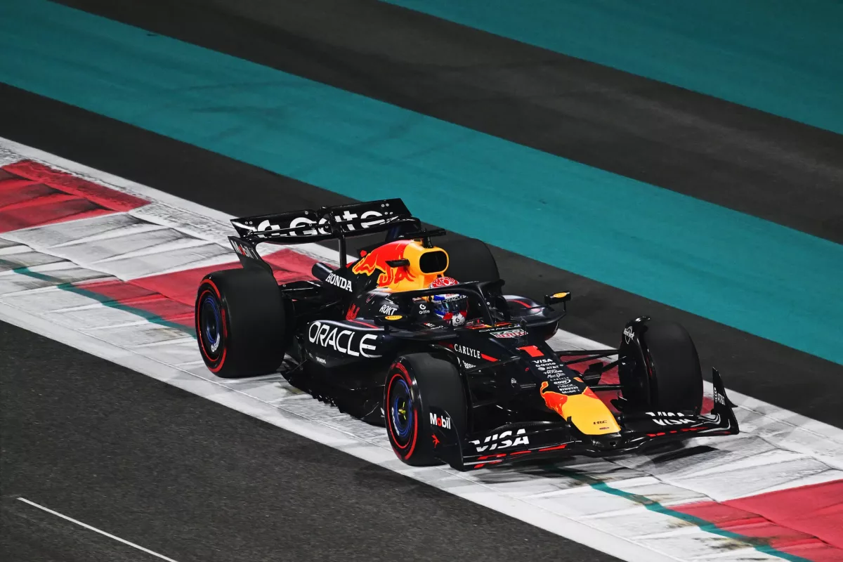 Az izgalmas vb-döntő kulcsa: Verstappen legyőzi a McLareneket a pole-ért