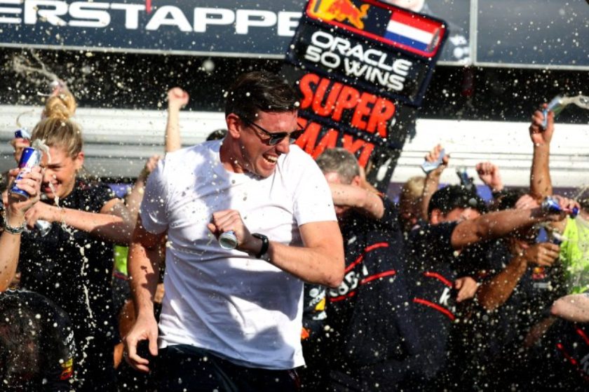 A Red Bull örököse kihívja a sivatagot: Dietrich Mateschitz fia a 2026-os Dakar Ralin!