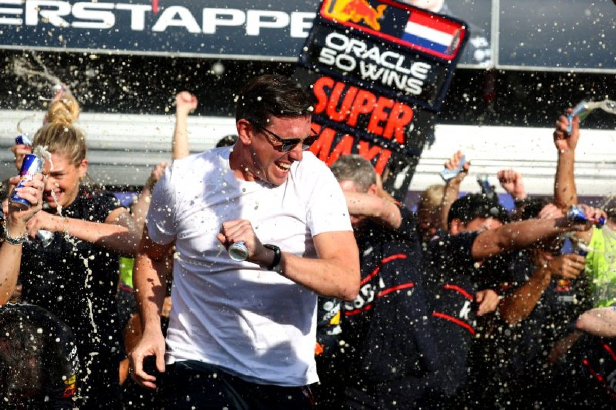 A Red Bull örököse kihívja a sivatagot: Dietrich Mateschitz fia a 2026-os Dakar Ralin!