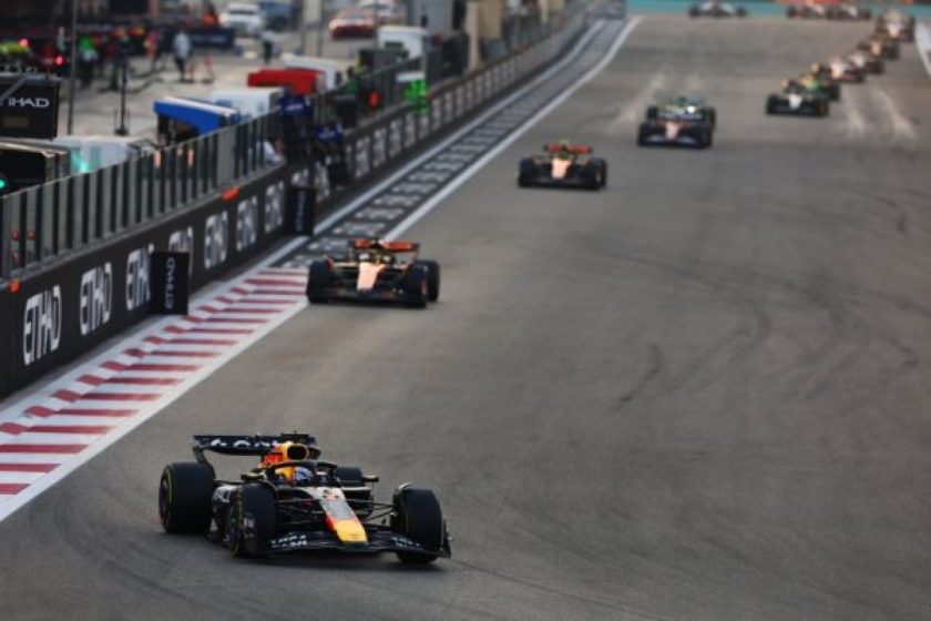 A Kérdéses Stratégia: Miért Kereste Verstappen a Győzelmet más Utakon, mint Hamilton?