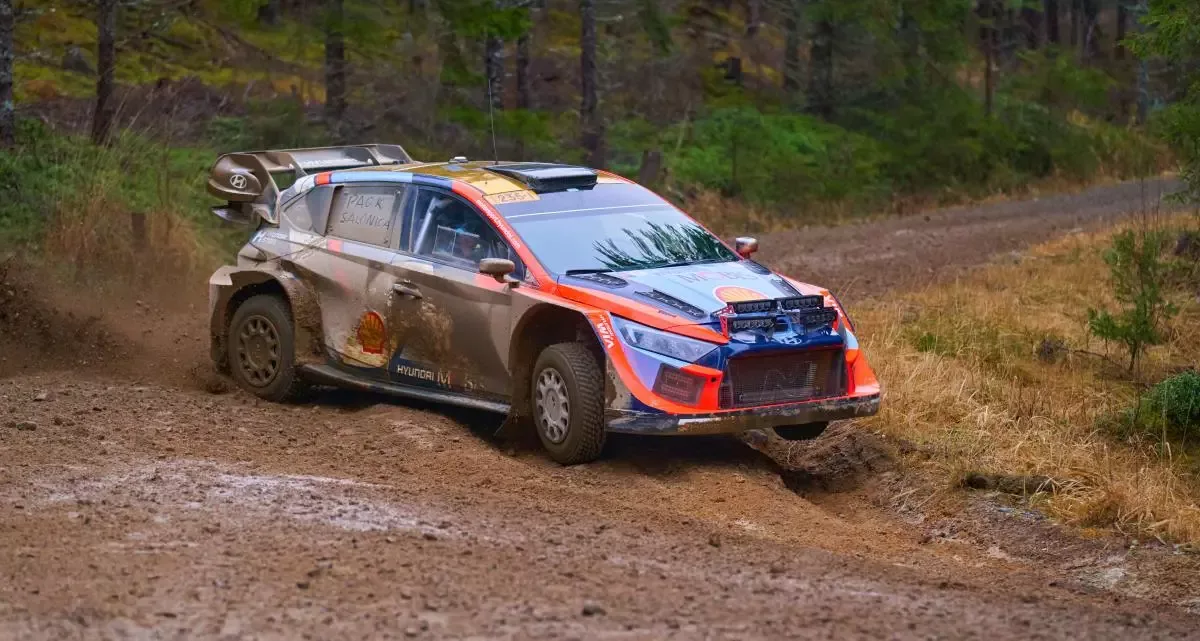 Váratlan vendég színesítette a WRC-visszatérő páros tesztjét