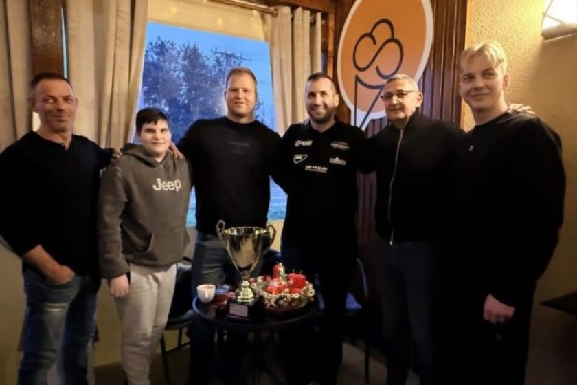 A különleges összjövetel: Macskabölcsi, autóversenyzők, politikusok és üzletemberek együtt sütiztek Kápolnán