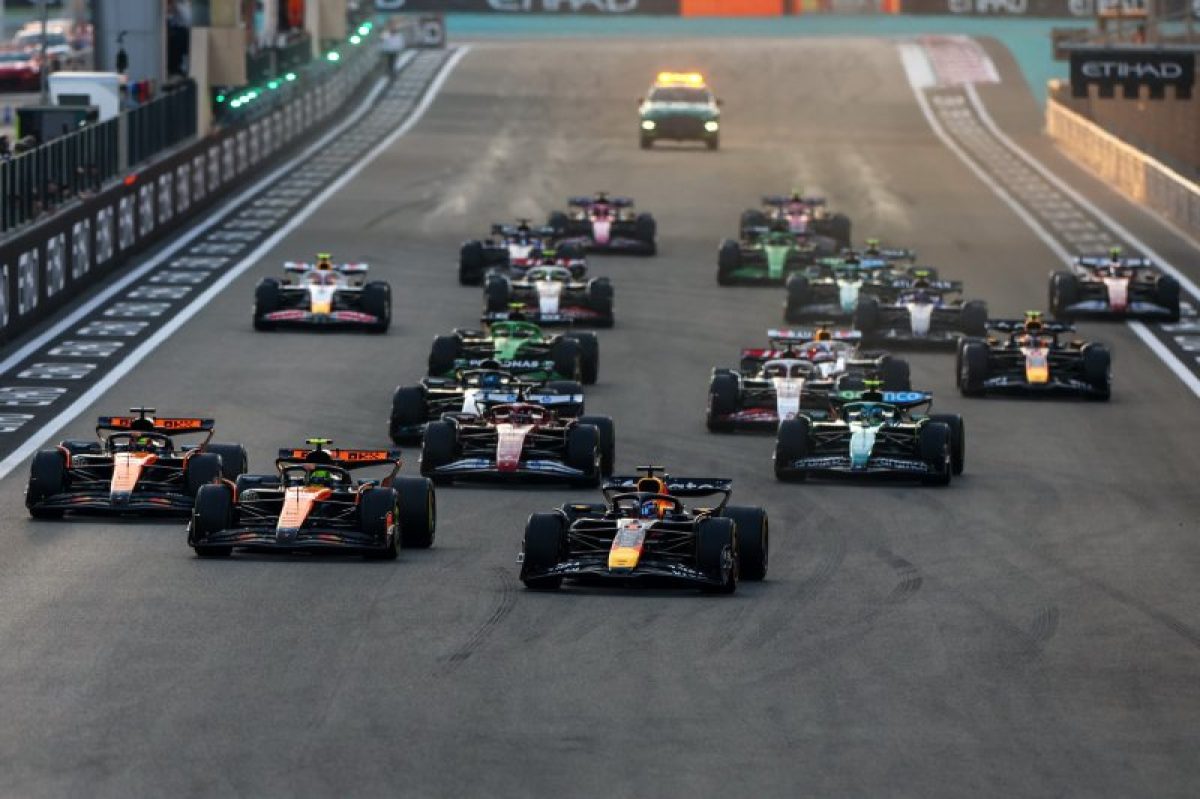 Álljunk meg és vessünk egy pillantást a múltra: A 2025-ös F1-es autók erősorrendje és a hátrány mértéke