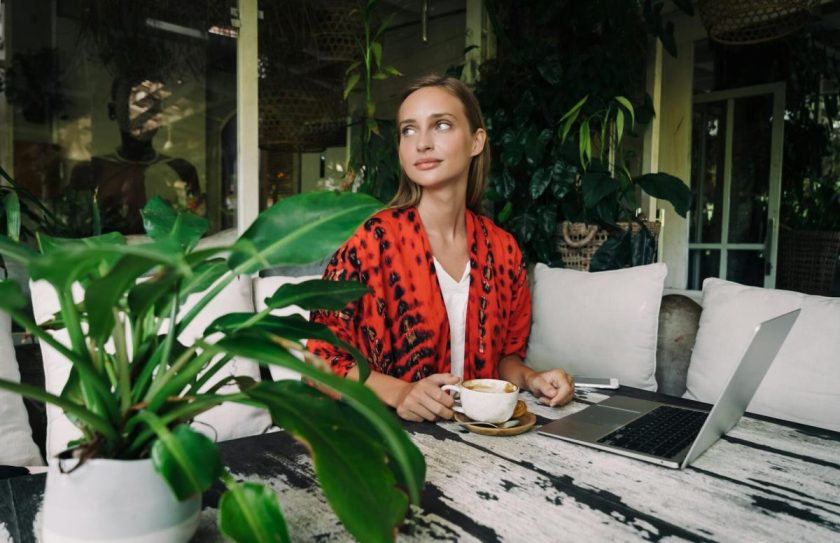 A 2025-ös rajongás a régi laptopokért: Miért válnak újra népszerűvé a vintage technológiai eszközök?