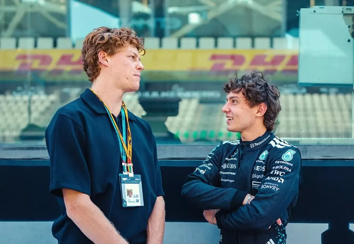 Az Autóversenyző, aki Teniszsztár szeretne lenni: Antonelliék útmutatása