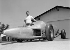 Az „Expedíció a Fény Győzelmeért: A Hangsebesség Ellenállhatatlan Elsöprése”表示。