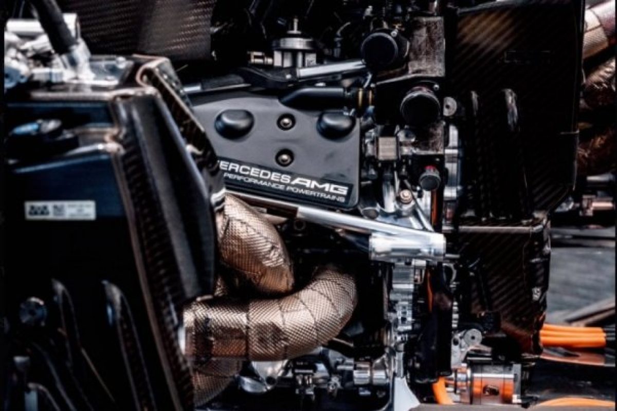 A Mercedes-motor királyként uralkodik: a legfrissebb F1 hírek