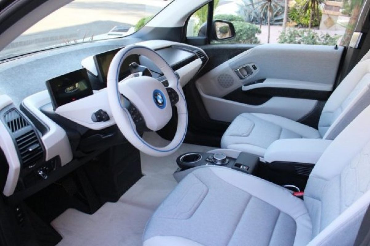 Autó belső tisztaság: 5 hatékony tipp a ragyogó csillogásért