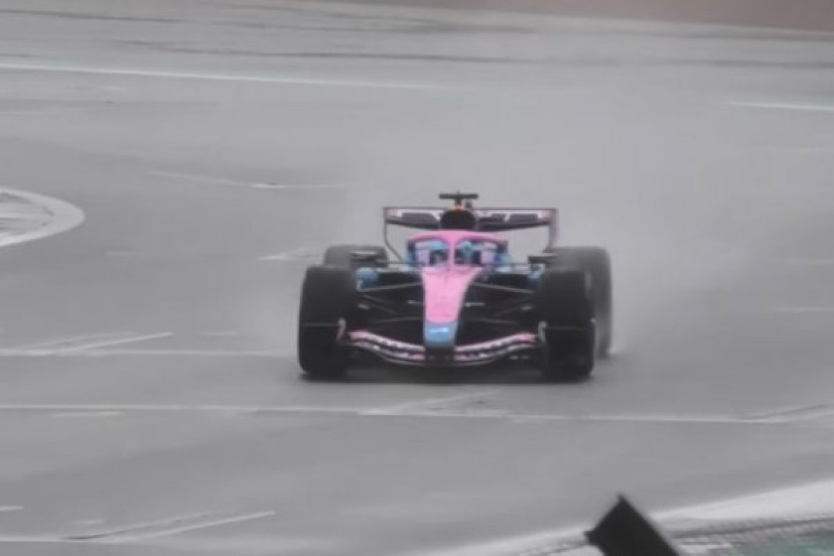 A sebesség és versenyszellem központjában: F1-es autók a pályán