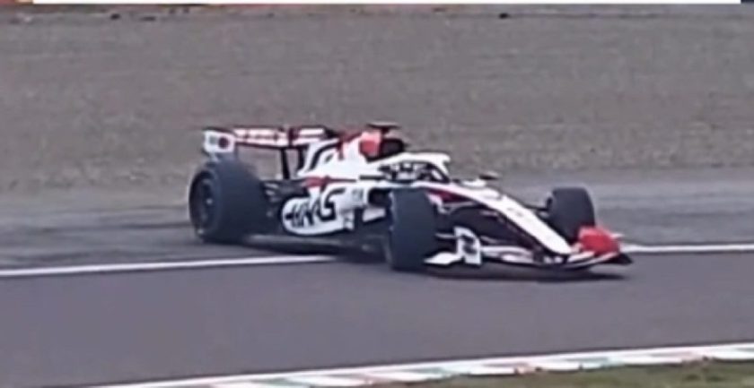 Videó: Bearman lenyűgöző bemutatója a Haas bejáratásán