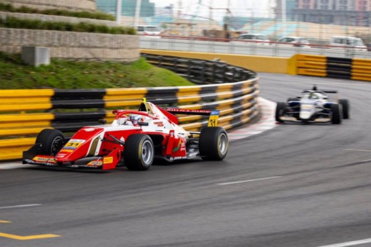 A Forma-1 Fő Pilótanevelője Veszélyben: Összeomlik a Híres Program?